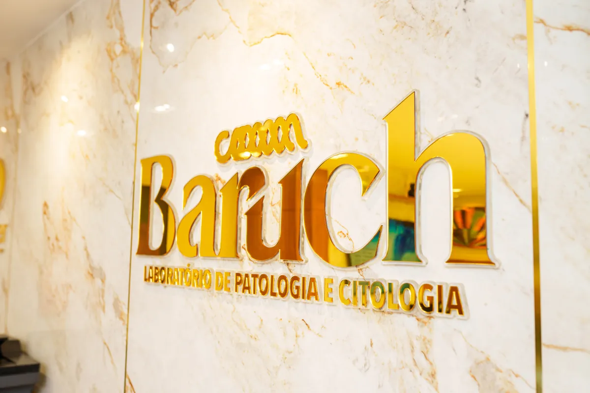 Letreiro dourado Baruch Laboratório de Patologia e Citologia
