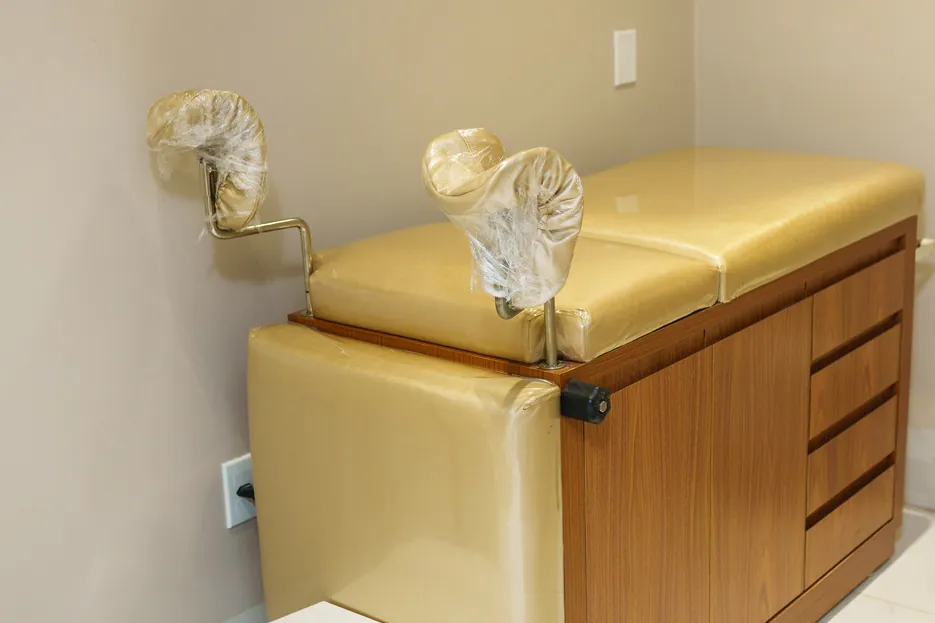 Maca de procedimentos preparada em sala reservada